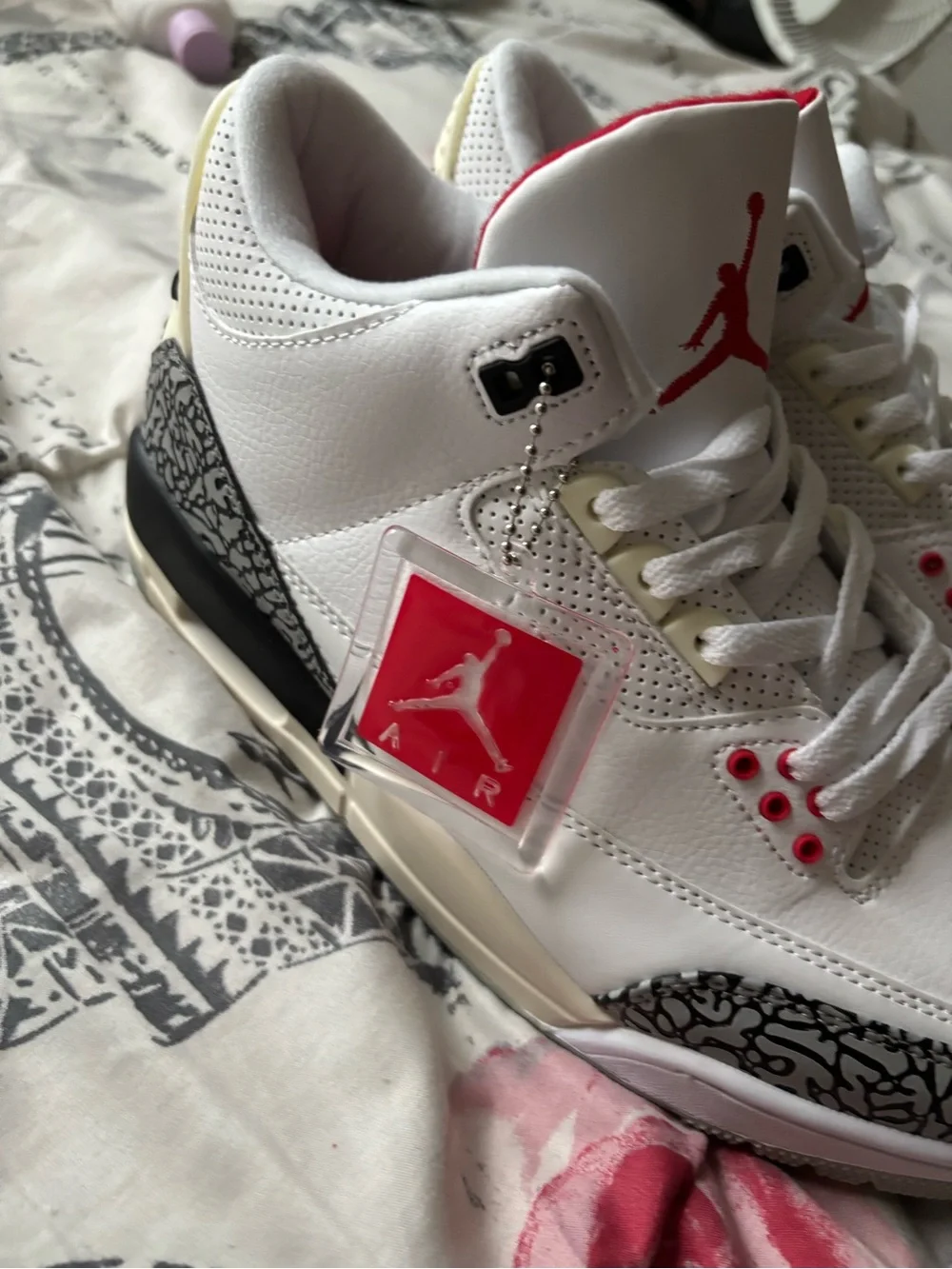Jordan Men’s White and Red Retro Basketball Sneakers